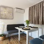 مكان تخييم Seaview Camp Maslina بيوغْغاد نا موغو