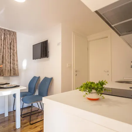 Seaview Camp Maslina Camping