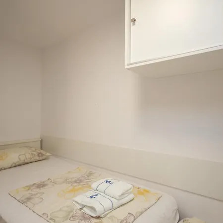 Seaview Camp Maslina אתר קמפינג ביוגראד נה מורו